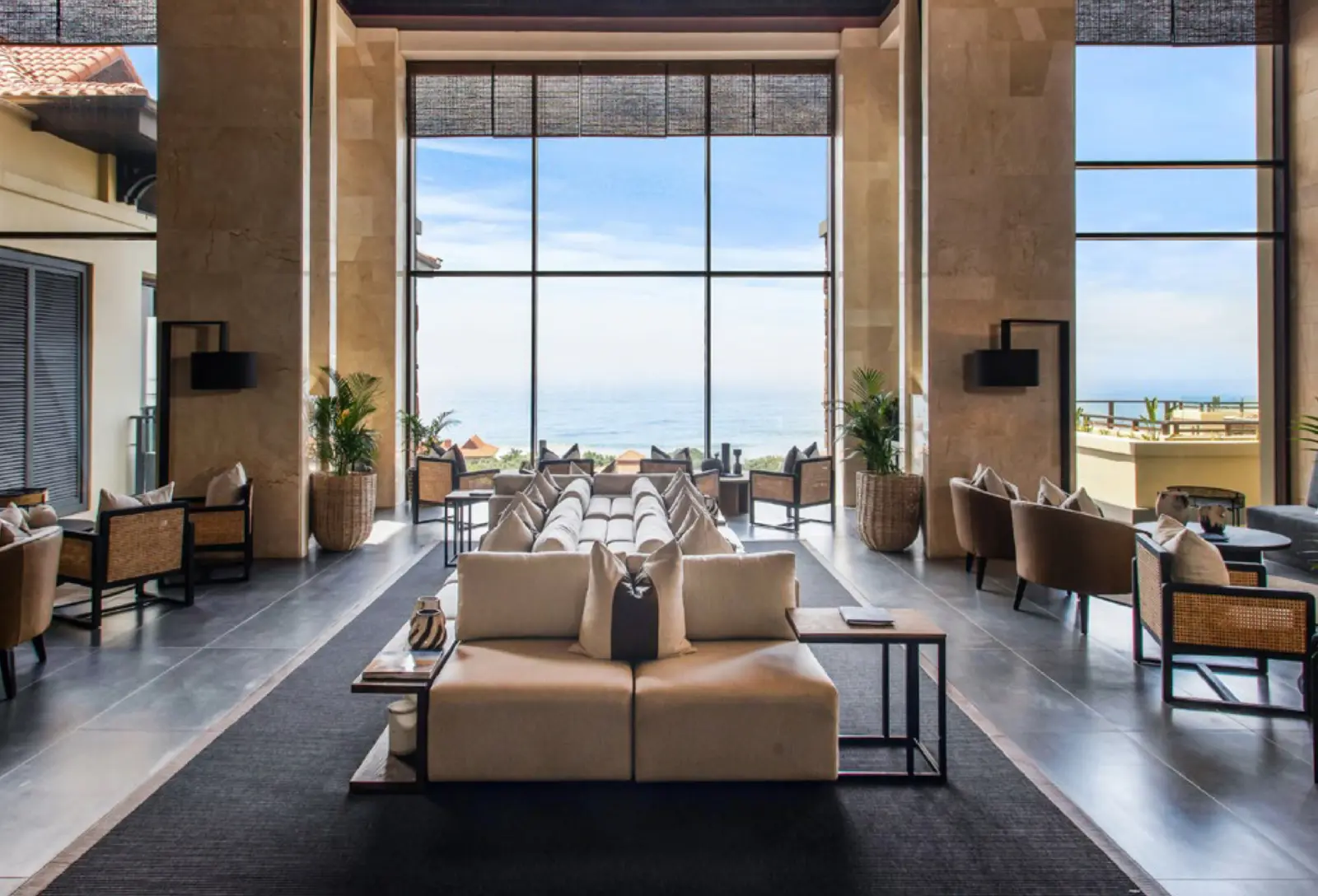 Vue de l'intérieur du Club Lounge Capital Zimbali Resort