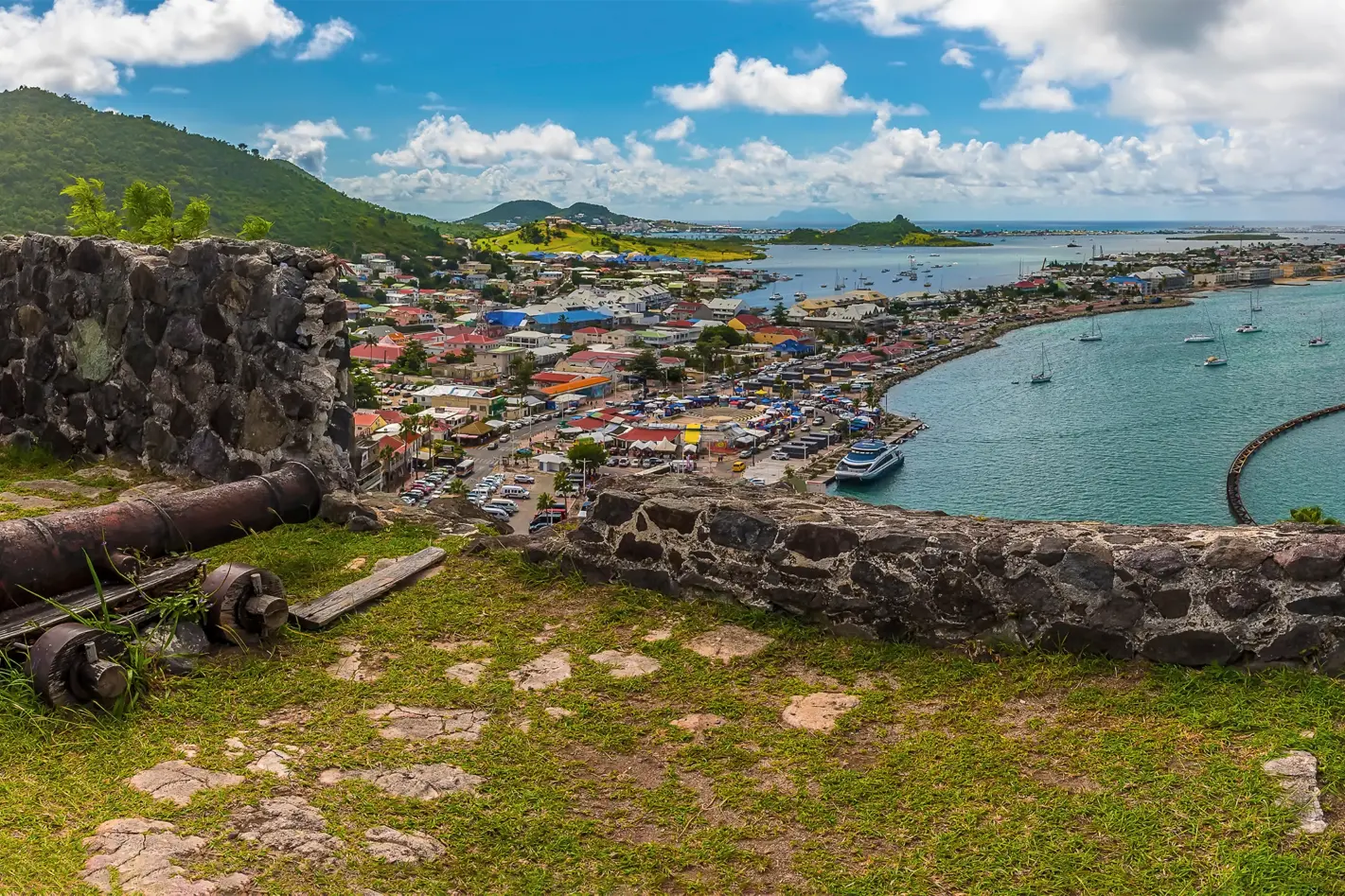 Vue depuis le Fort Saint-Louis sur les hauteurs de Marigot à Saint-Martin