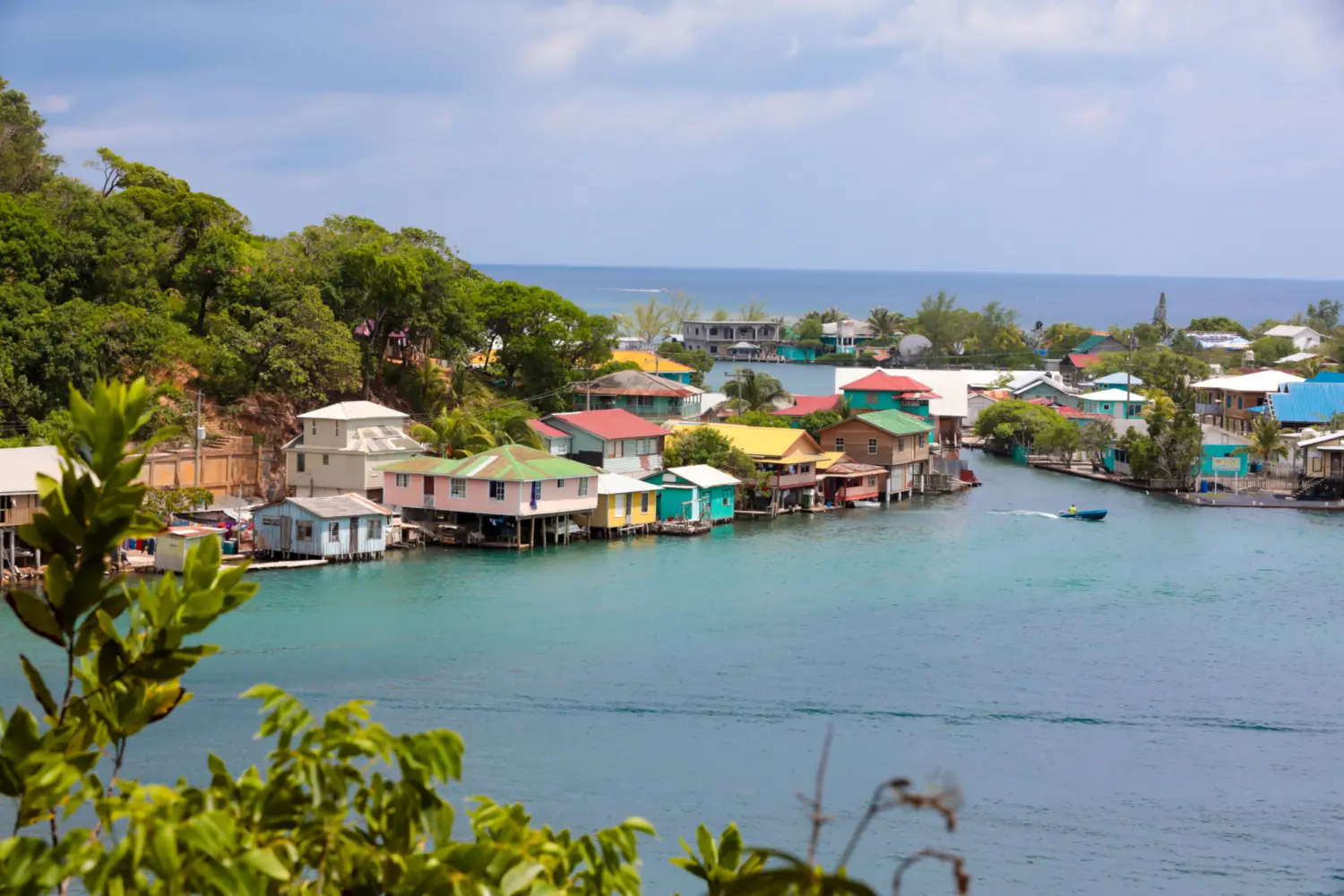 Vue sur la baie de Roatan au Honduras