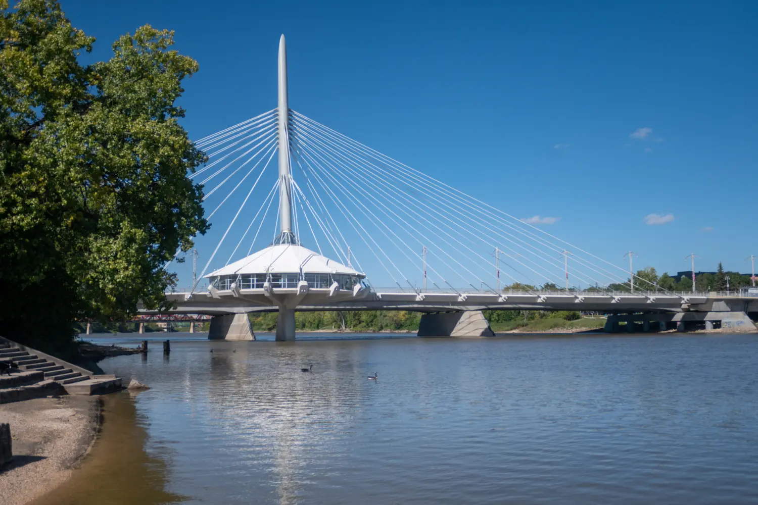 Vue du pont de Winnipeg et de la rivière