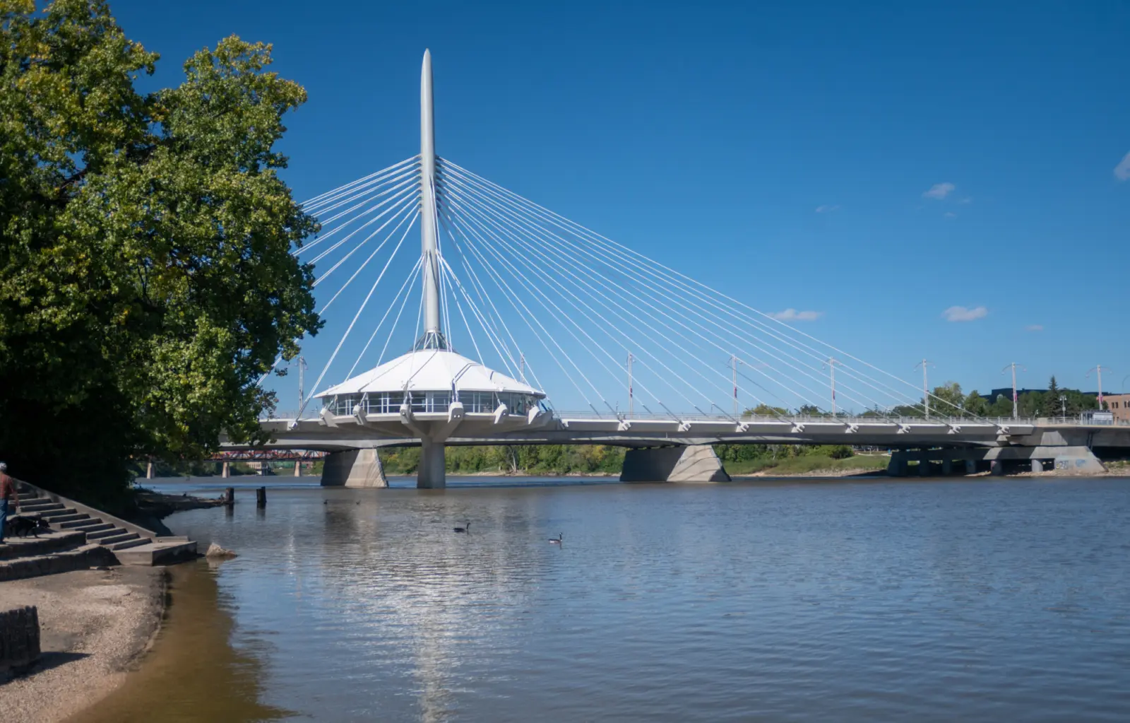 Vue du pont de Winnipeg et de la rivière
