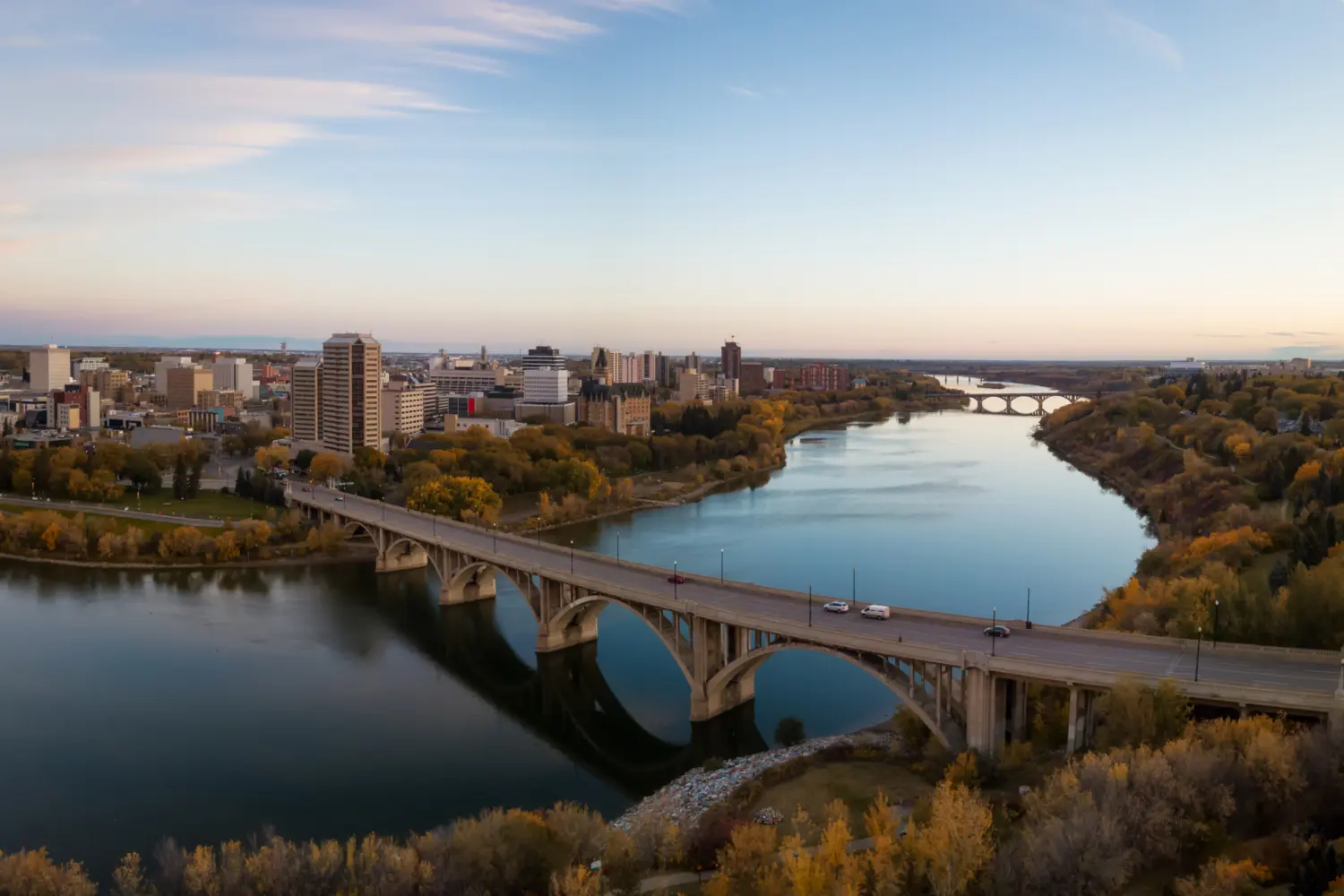 Vue de la ville de Saskatoon et de sa rivière