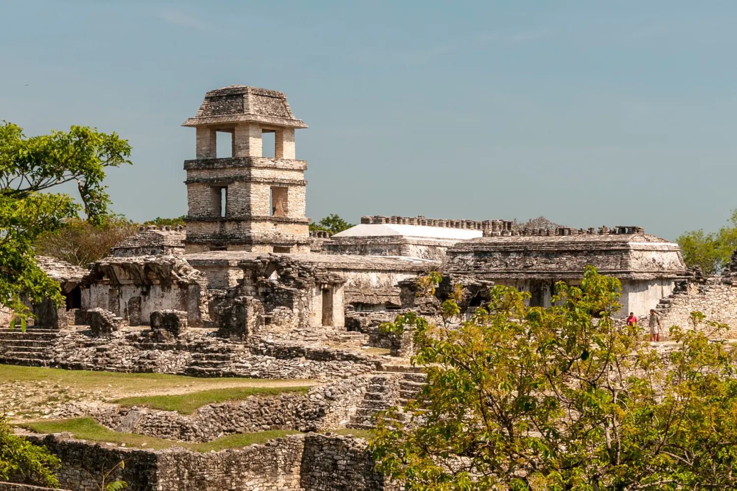 La palais de Palenque dans le site archéologique maya dans le Chiapas au Mexique