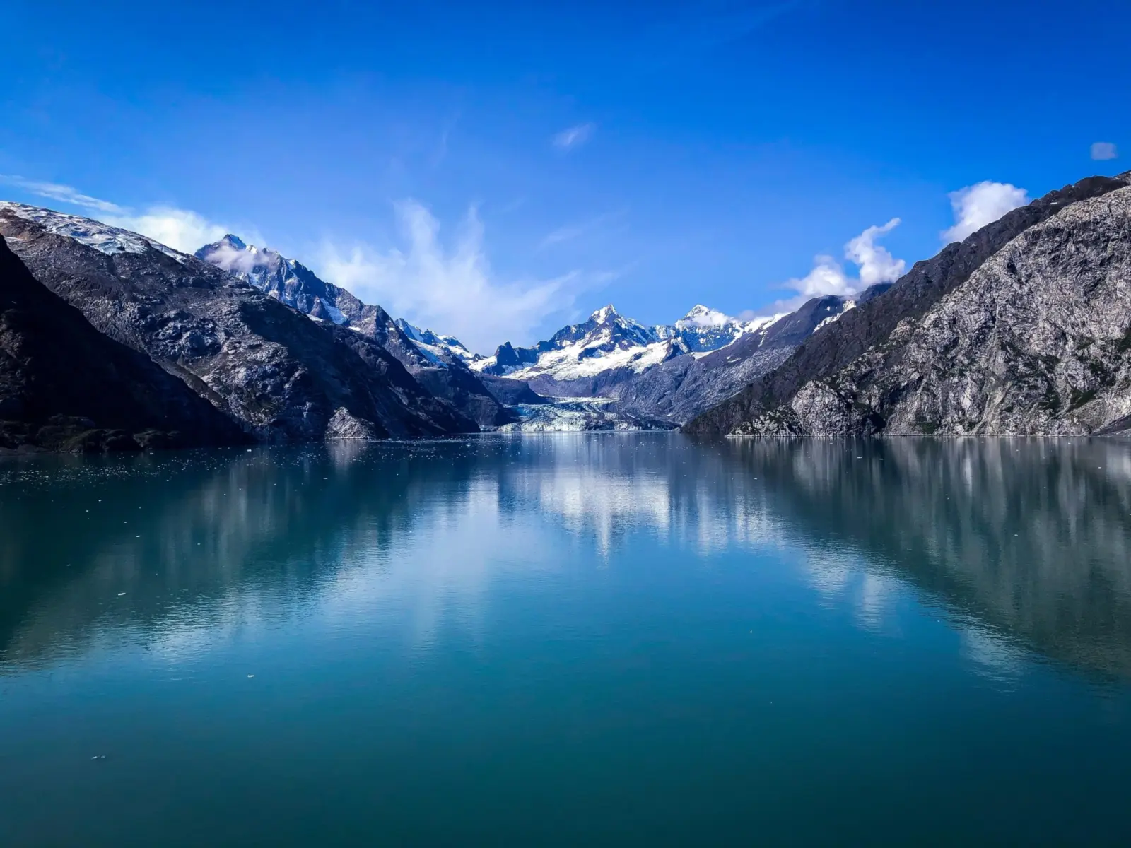 Vue sur Glacier Bay près de Juneau en Alaska