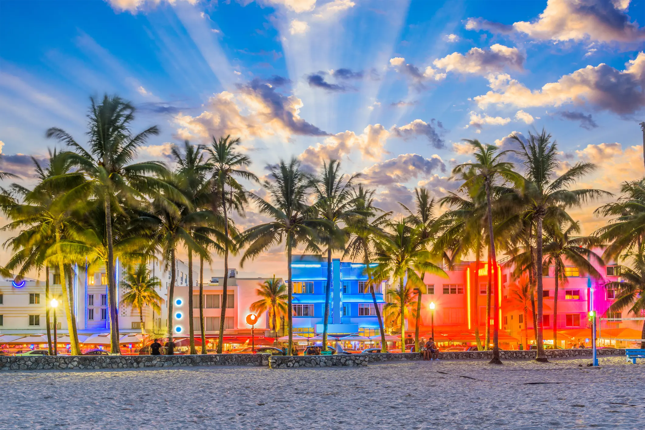 La célèbre avenue colorée Ocean Drive à South Beach, Miami Beach, aux États-Unis.
