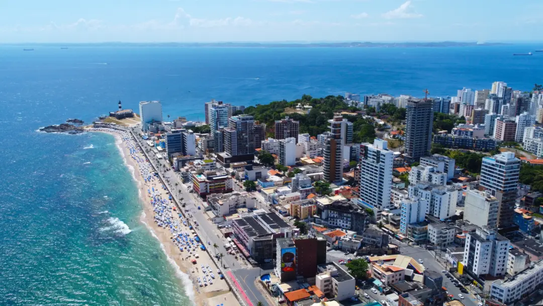 Vue sur la magnifique baie de Todos (Bahia de Todos) à Salvador de Bahia au Brésil
