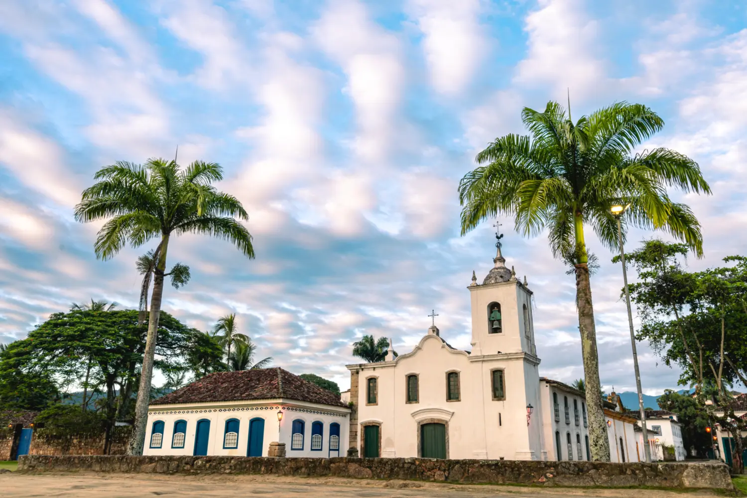 Église Notre-Dame des Douleurs dans le centre historique de Paraty au Brésil