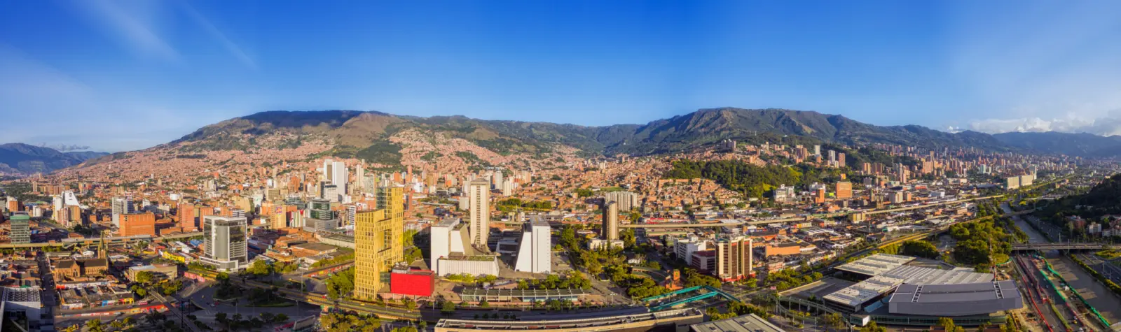 Vue aérienne sur la ville de Medellín en Colombie