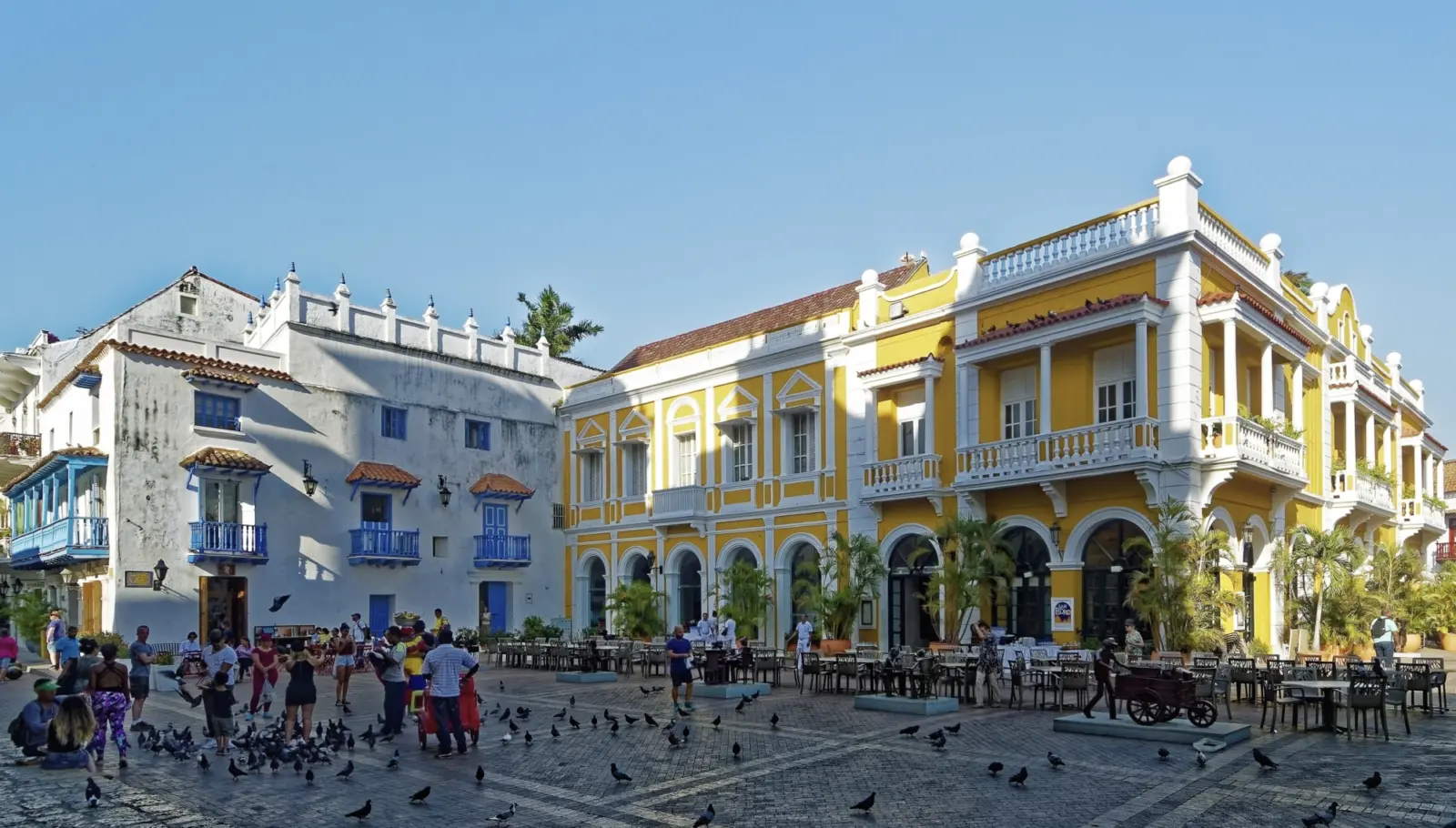Vue sur la Plaza San Pedro Claver dans le quartier historique de Carthagène en Colombie