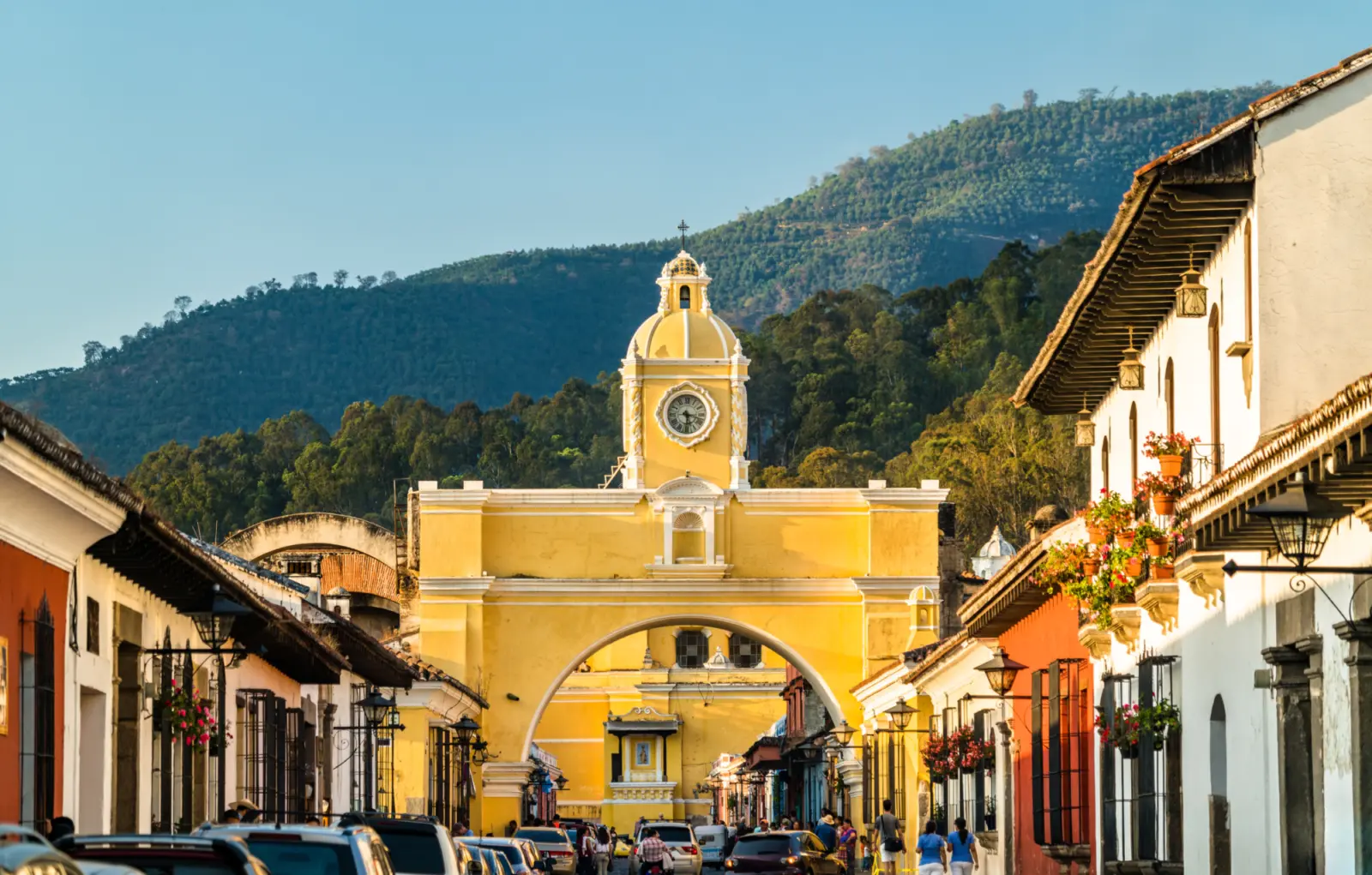 Vue sur l'arc Santa Catalina à Antigua