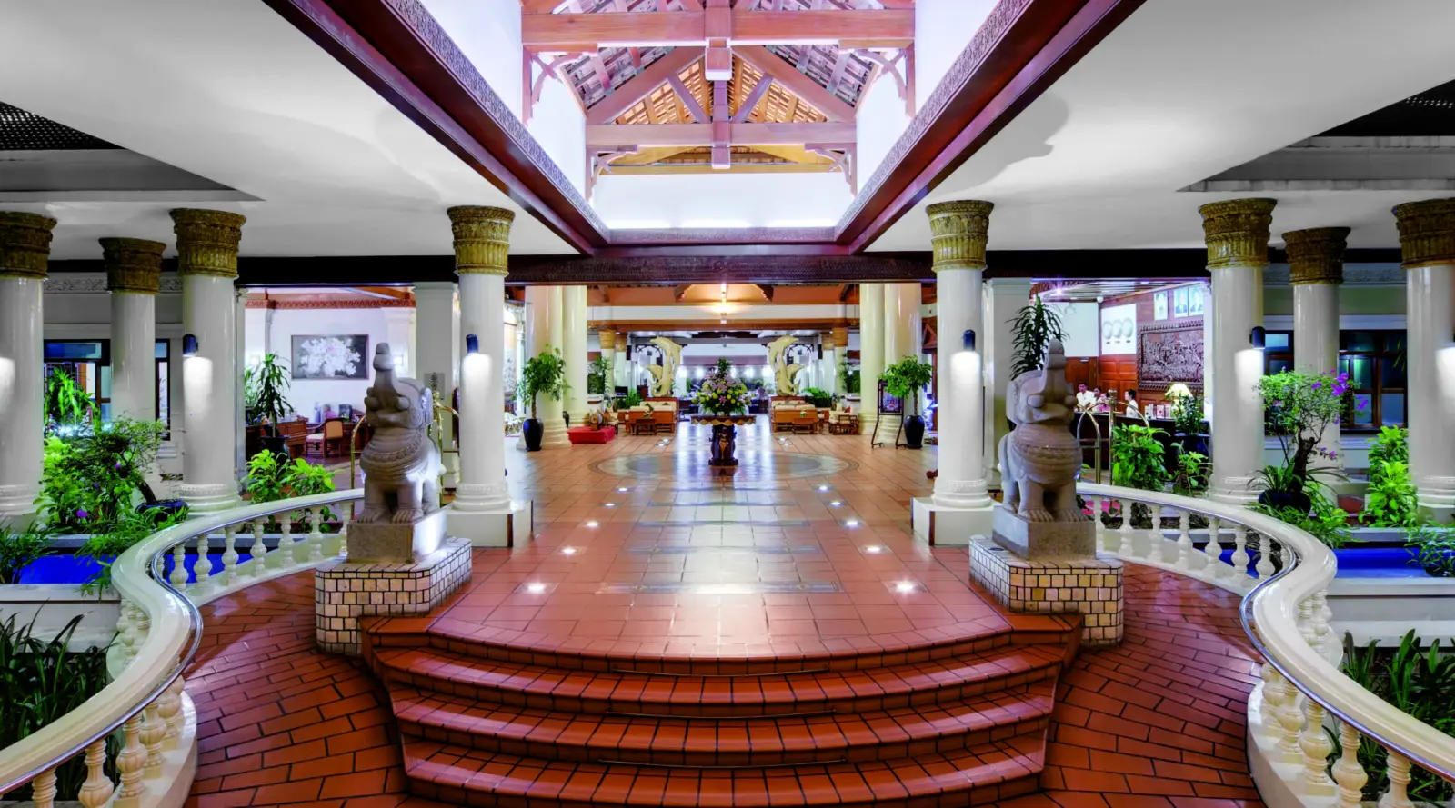 Le hall d'entrée du Sokha Beach Resort à Sihanoukville, au Cambodge