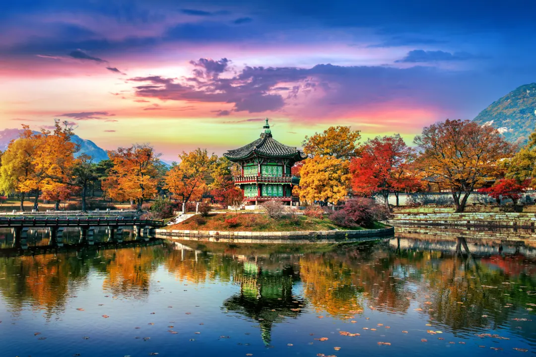 Vue extérieure sur le site du palais de Gyeongbokgung, le grand palais royal de Séoul en Corée du Sud