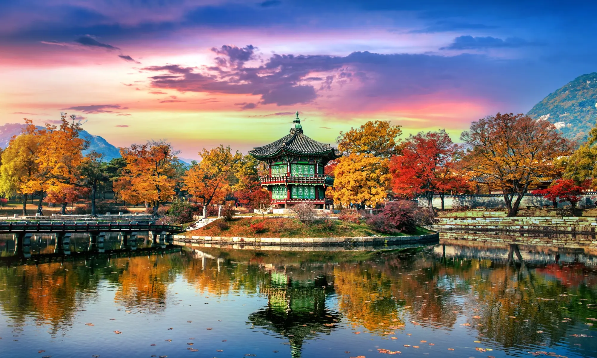 Vue extérieure sur le site du palais de Gyeongbokgung, le grand palais royal de Séoul en Corée du Sud