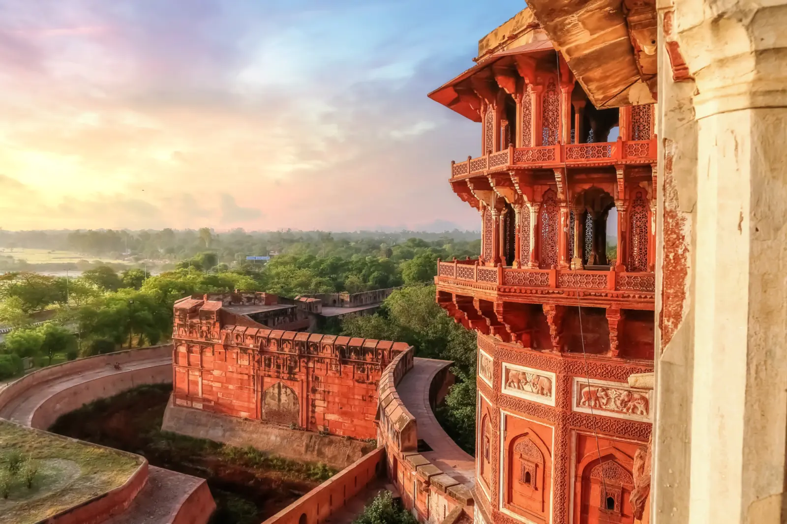 Le majestueux Fort d'Agra en Inde, un site classé au patrimoine mondial de l'UNESCO
