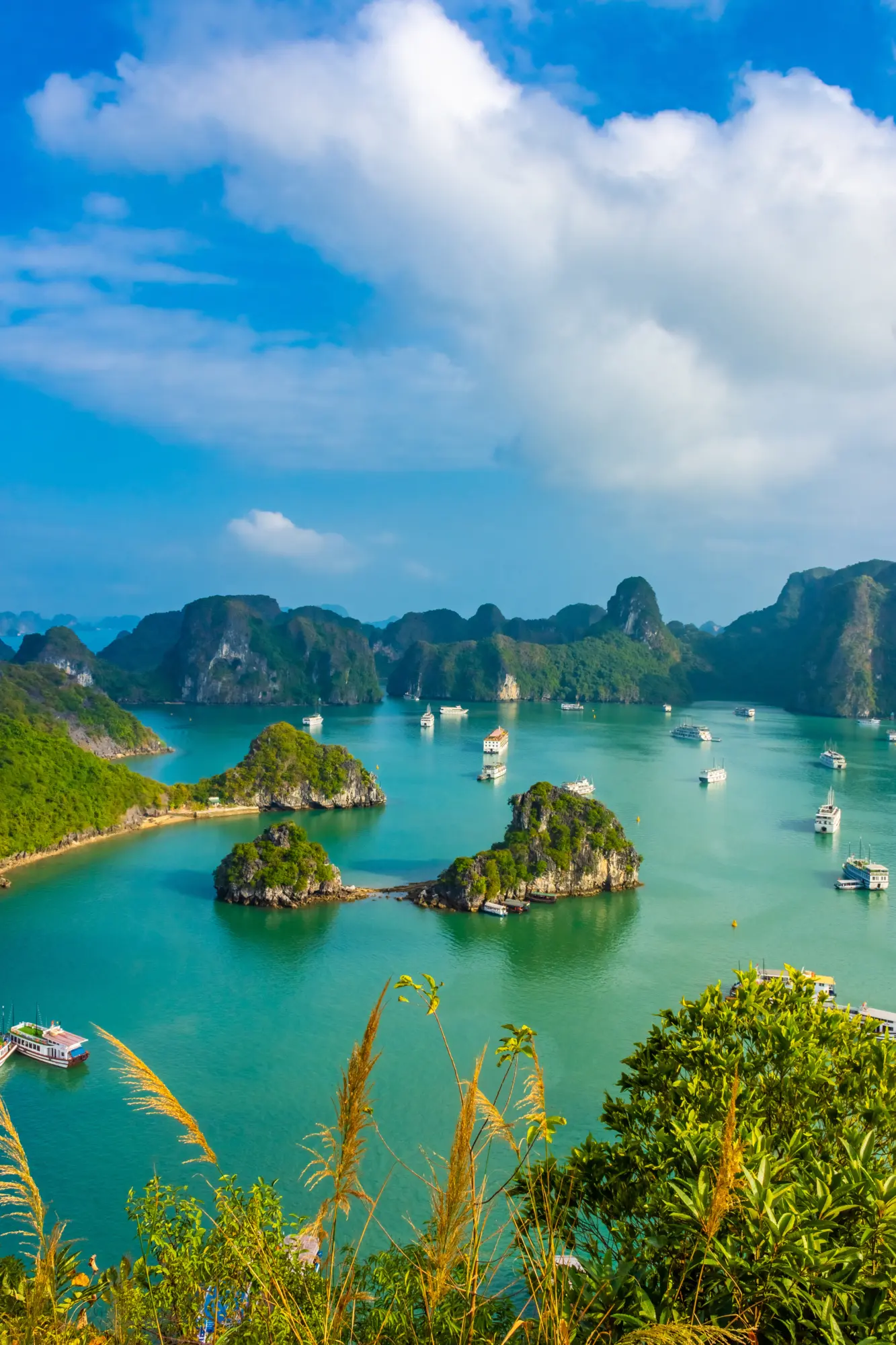 Vue aérienne de la Baie d'Halong