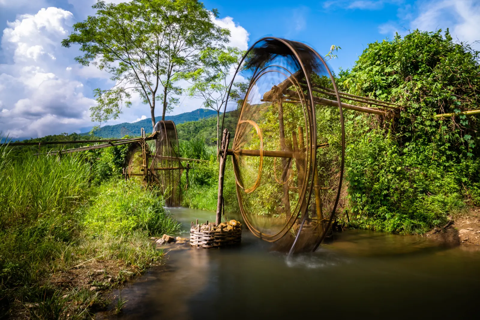 Vue d'une roue d'eau à Pu Luong
