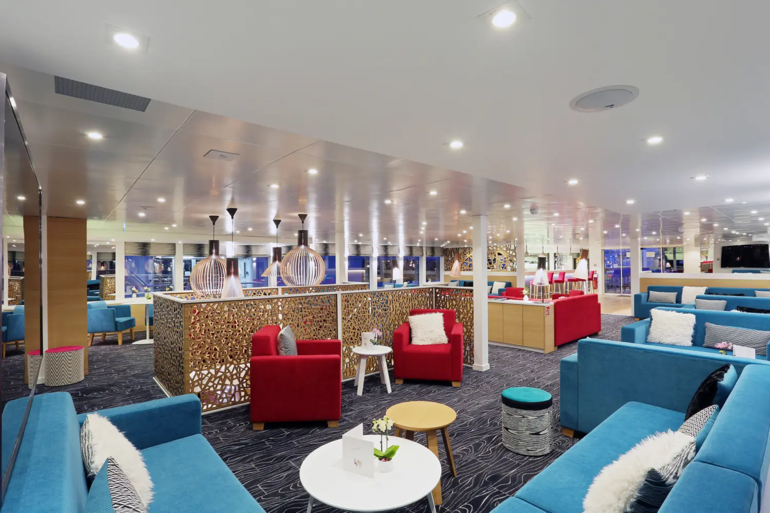 Salon-bar à bord du MS Elbe Princesse de CroisiEurope