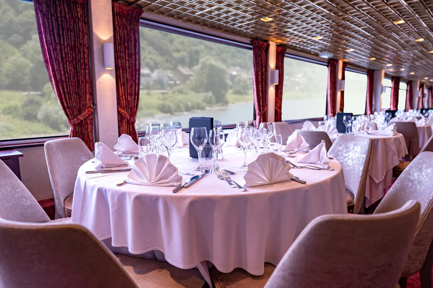 Restaurant à bord du MS Mona Lisa de CroisiEurope