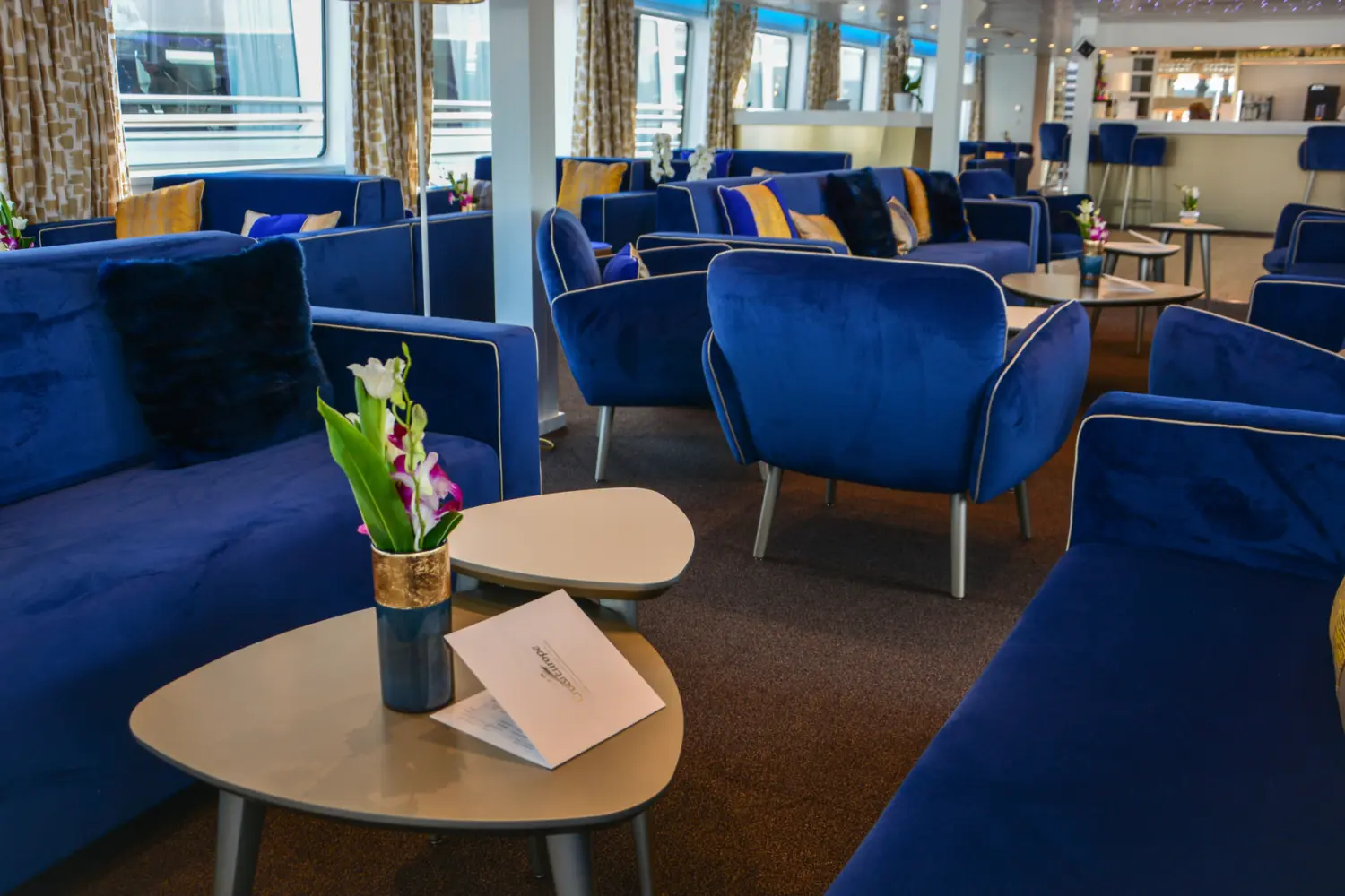 Salon-bar à bord du MS Symphonie de CroisiEurope