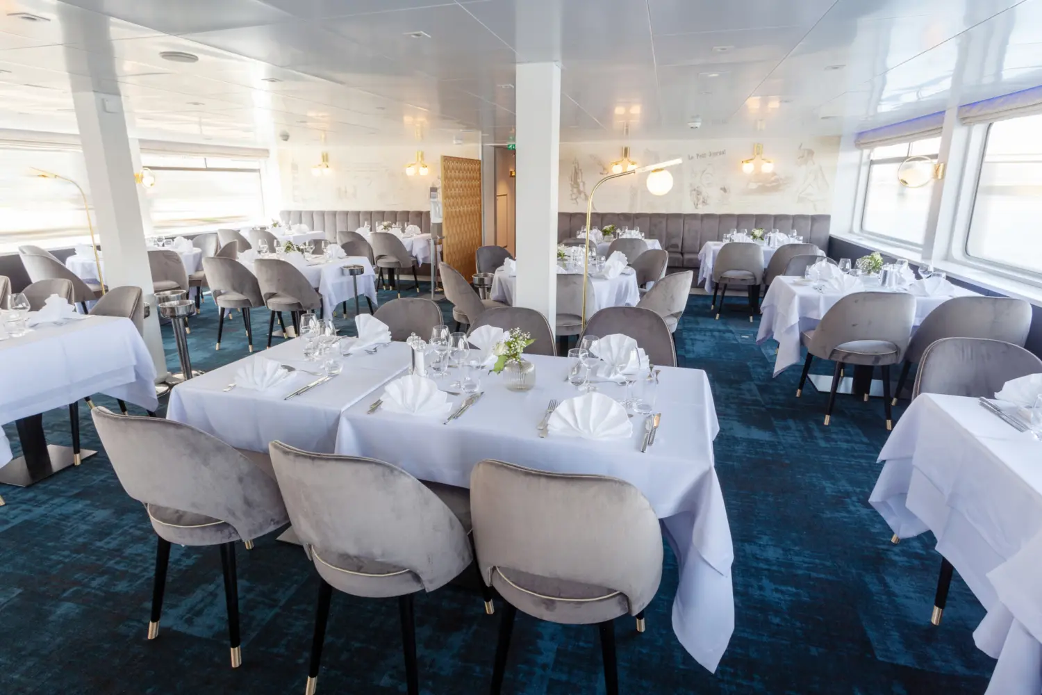 Restaurant à bord du MS Victor Hugo de CroisiEurope