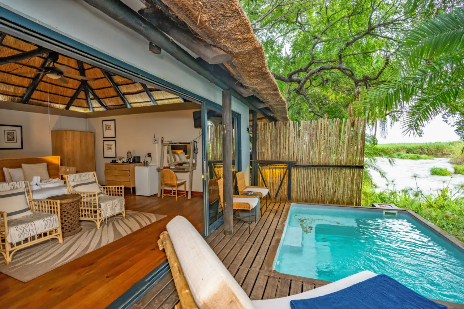 Chambre au Kaza Safari Lodge de CroisiEurope avec piscine privative