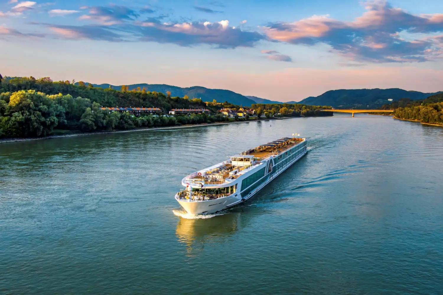 Vue extérieure du Amadeus Cara de Lüftner Cruises