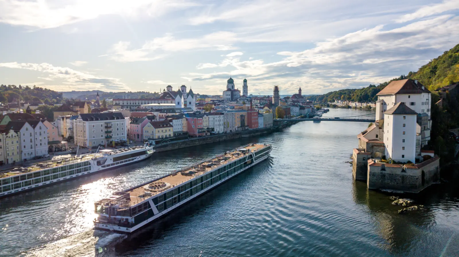 Vue extérieure du Amadeus Silver II de Lüftner Cruises sur le Danube dans la région de Passau en Allemagne
