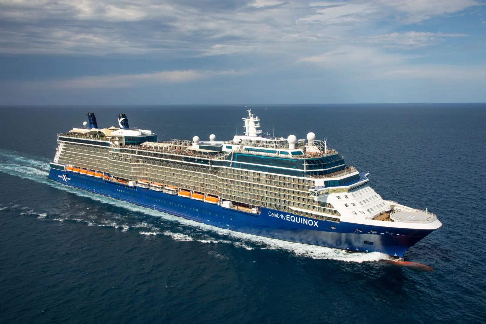 Vue extérieure du Celebrity Equinox de Celebrity Cruises
