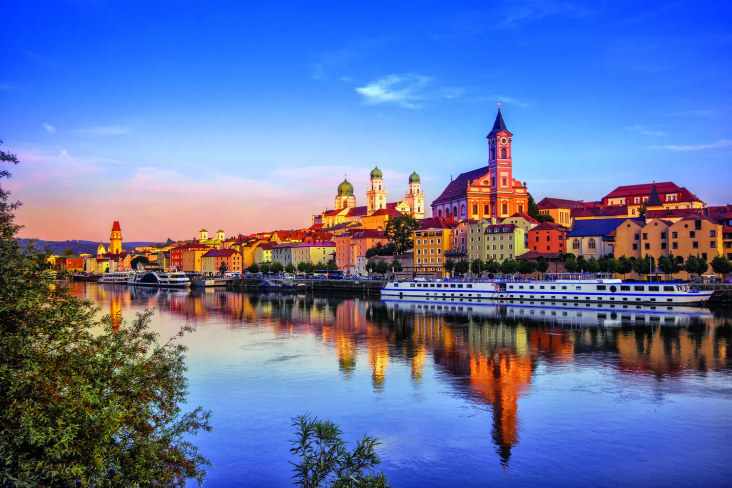 Vue sur le Danube avec en arrière-plan la ville de Passau en Allemagne