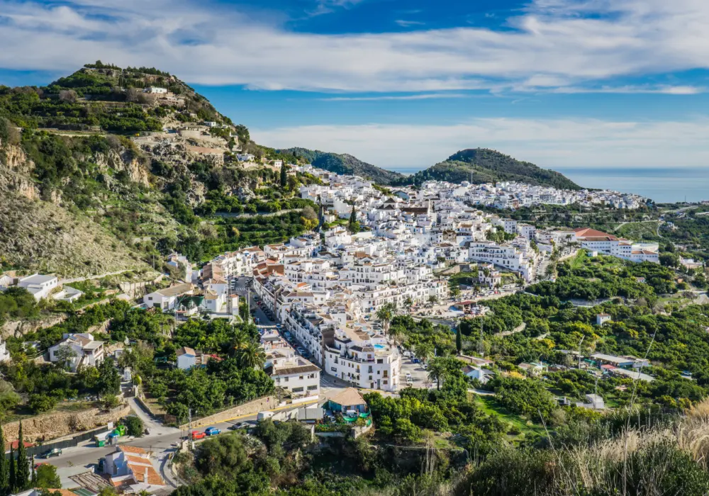 Vue panoramique du village andalou de Frigiliana