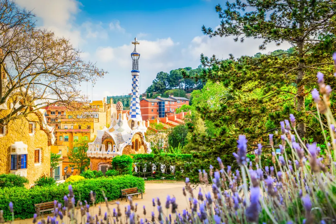 Vue panoramique du parc Güell à Barcelone, en Espagne
