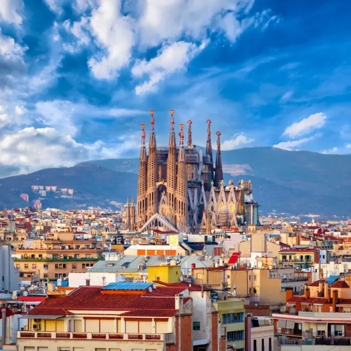 Vue sur la magnifique et célèbre Sagrada Familia à Barcelone en Espagne