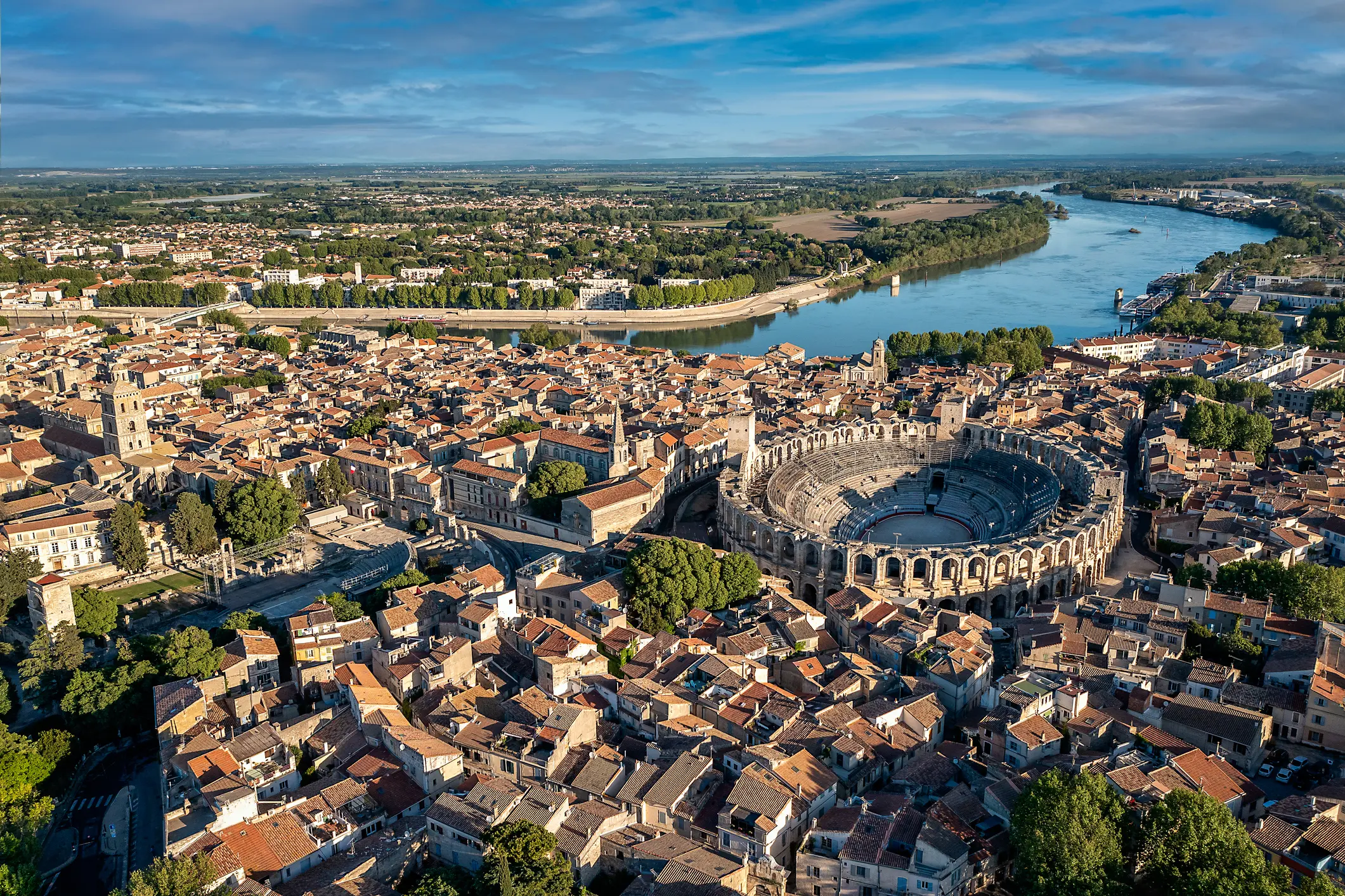 Arles, Fleuve Rhône, France, Ville - Milieu urbain
