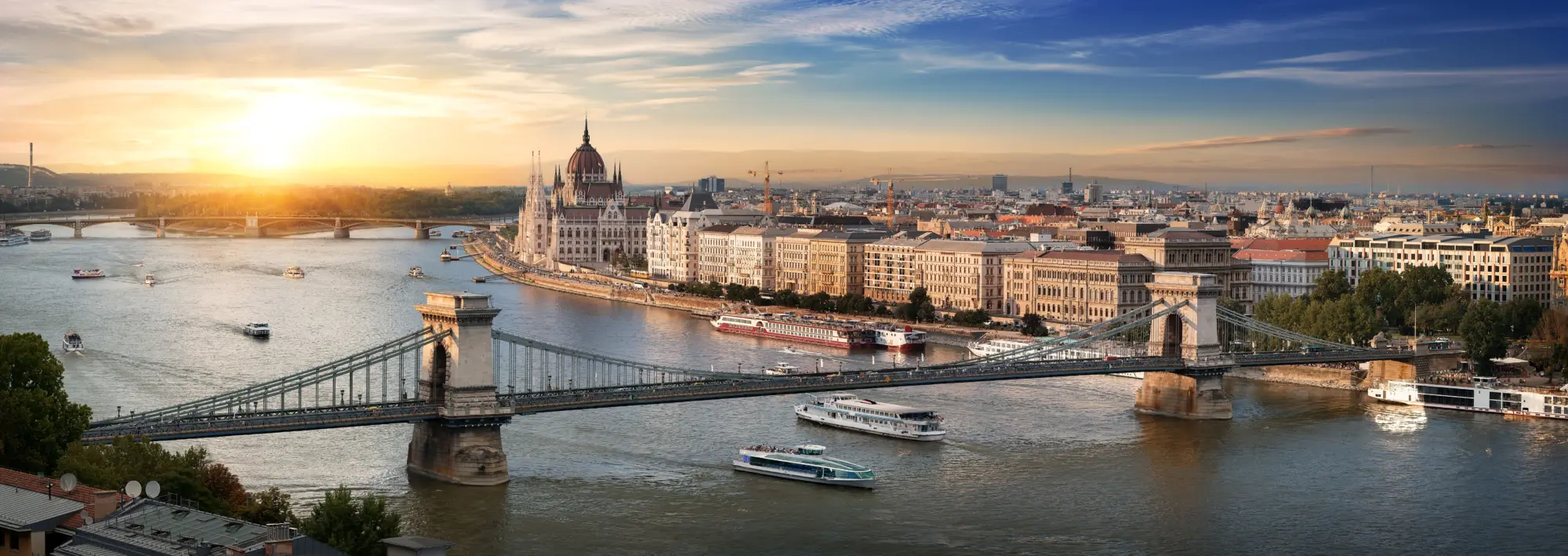 Navigation sur le Danube à Budapest en Hongrie