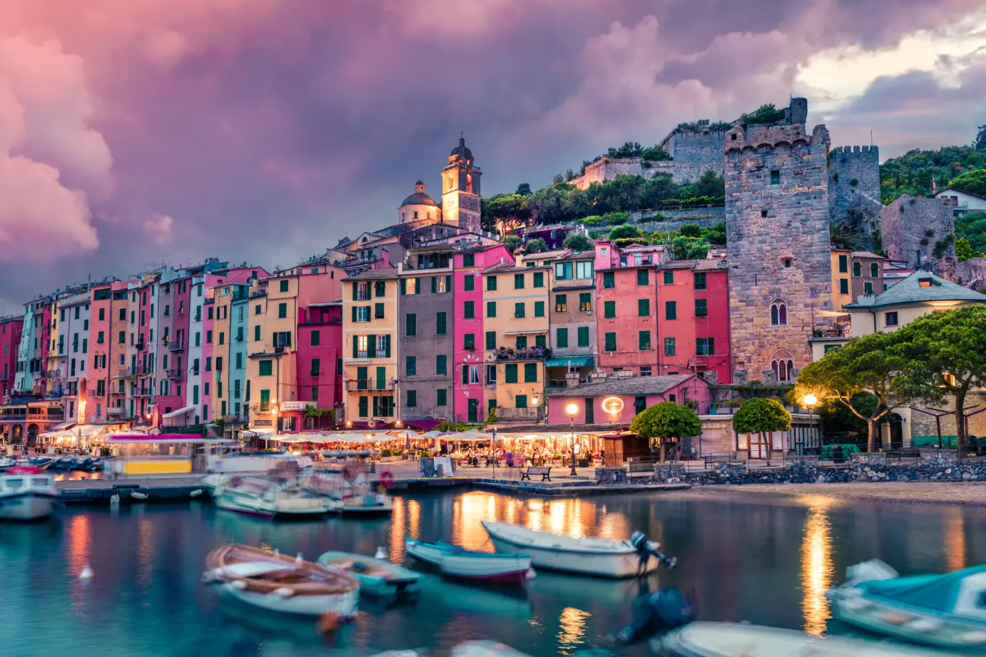 Vue sur les maisons colorées qui composent la plupart des villages des Cinque Terre en Italie