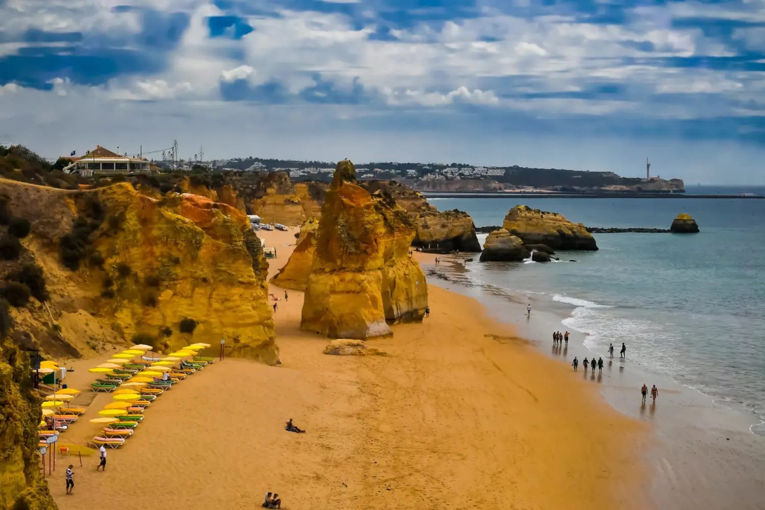 Vue sur la plage de Portimao au Portugal
