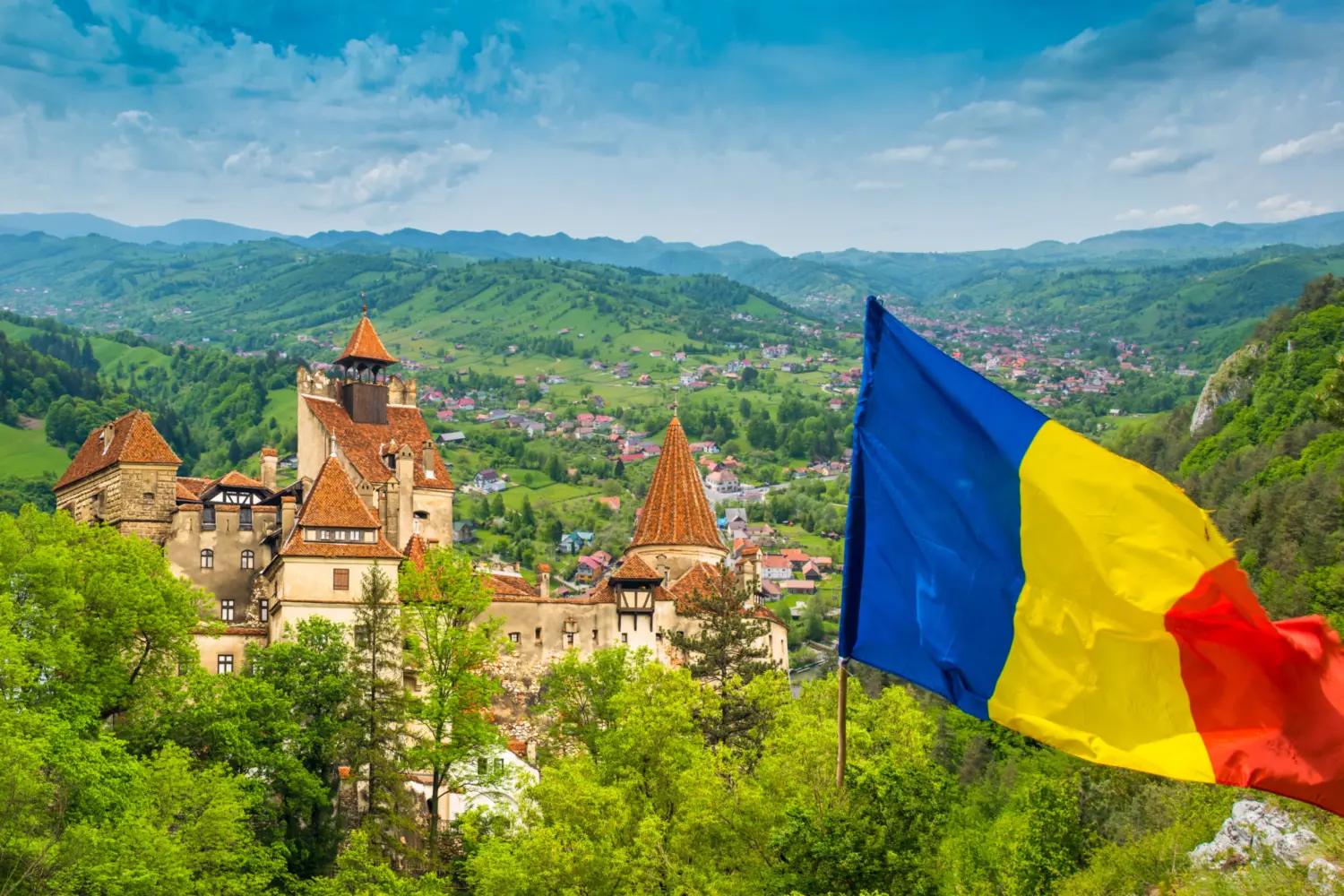 Vue sur le château de Bran dit "de Dracula" en Roumanie