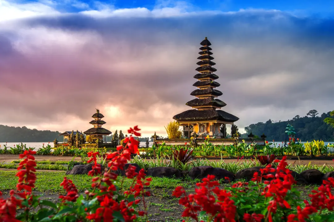 Vue du temple de Ulun Danu Bratan