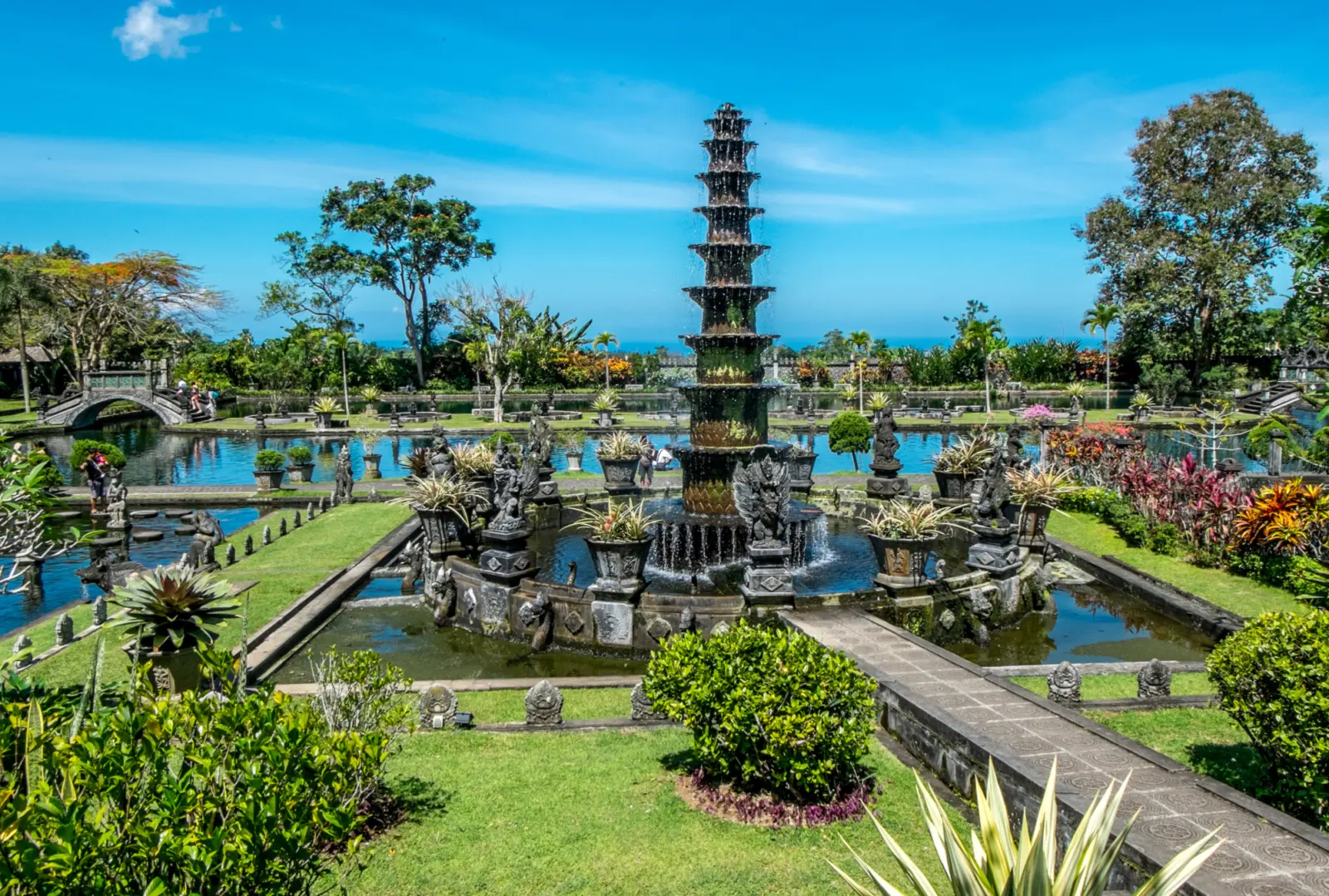 Vue extérieur du temple de Tirta Gangga Water Palace