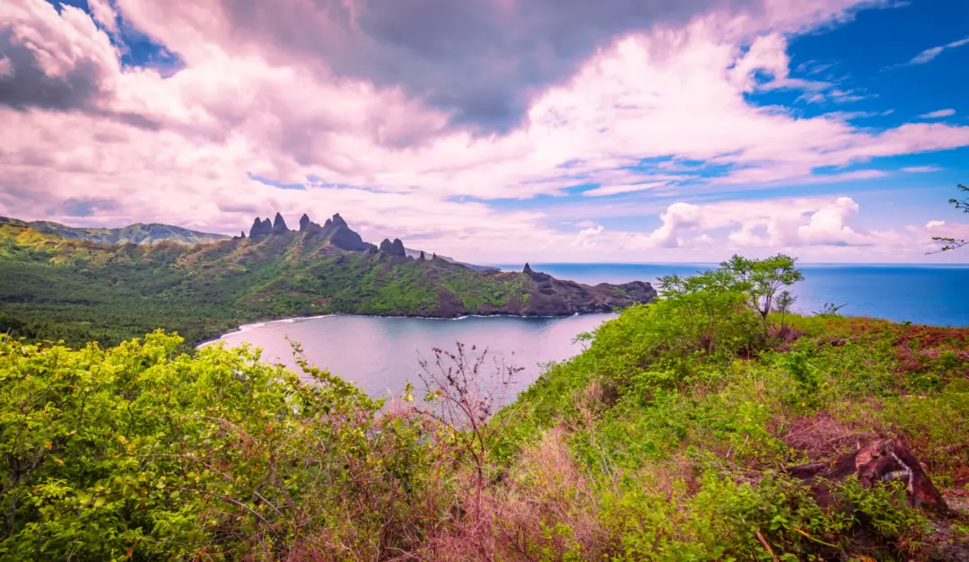 Vue sur l'île Nuku Hiva dans les Marquises en Polynésie française