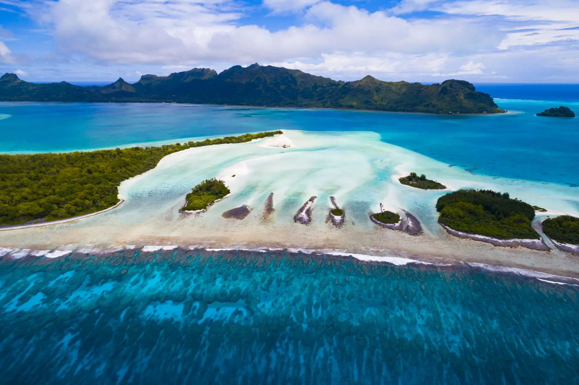 Vue sur l'île Raivavae dans les îles Australes, en Polynésie française