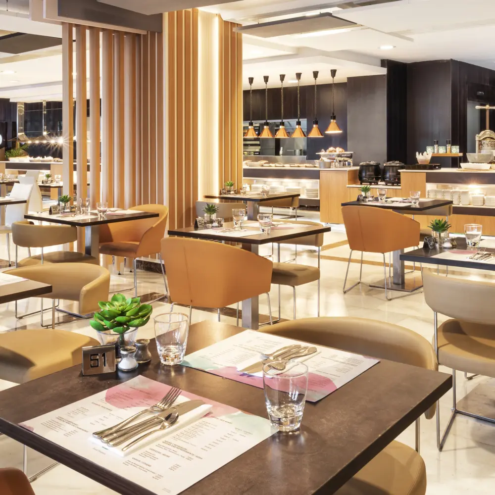 Une salle à manger dans un hôtel sur la Costa del Sol
