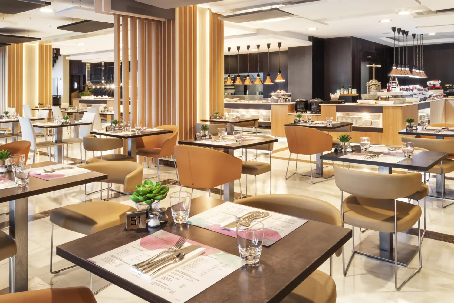 Une salle à manger dans un hôtel sur la Costa del Sol