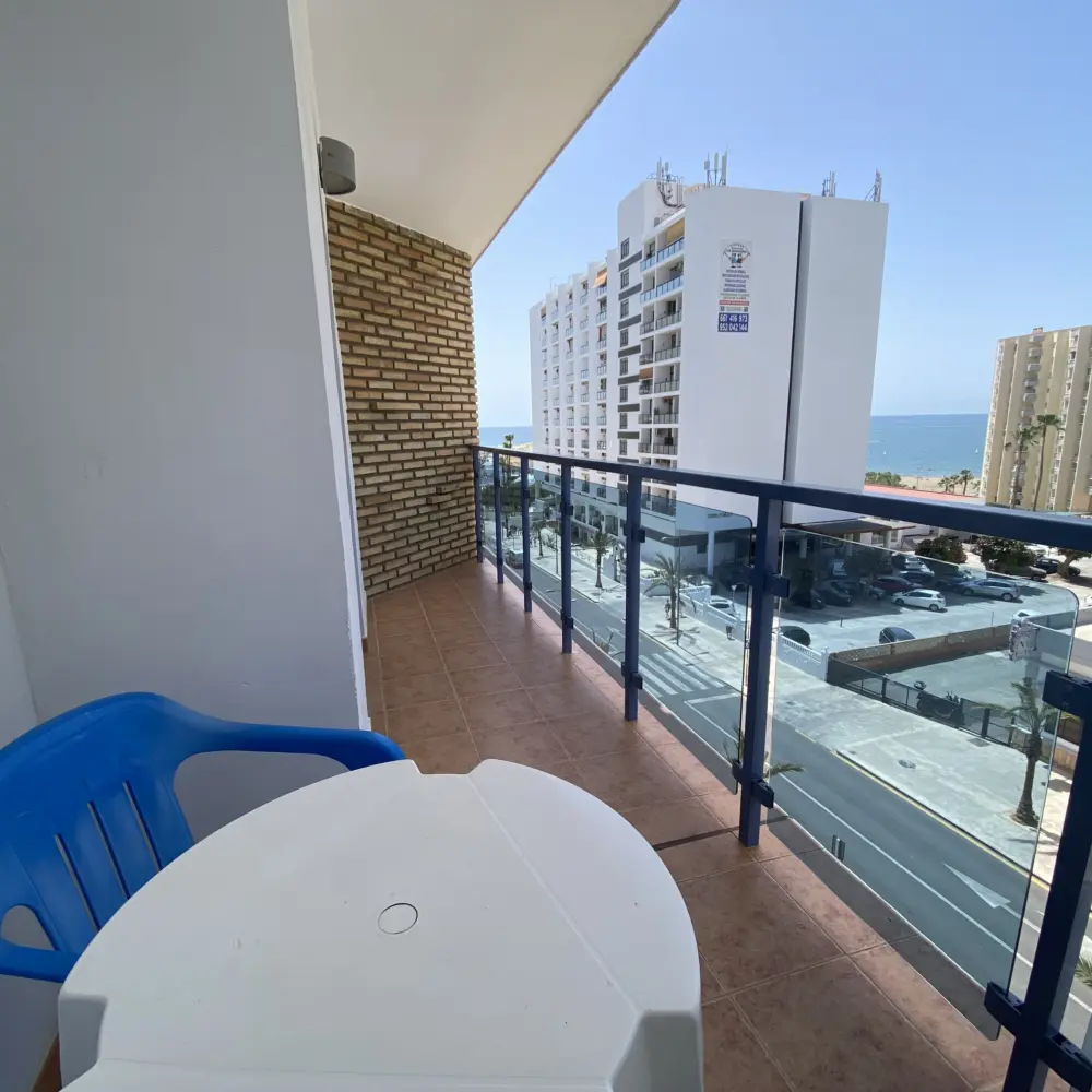 Le balcon d'un studio vue ville d'un hôtel sur la Costa del Sol
