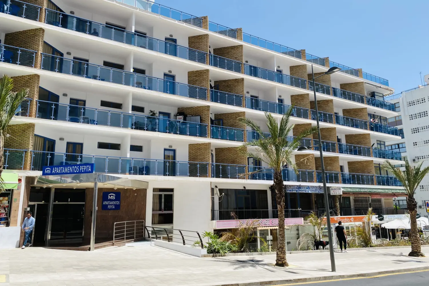 Vue extérieur sur bâtiment principal d'un hôtel de la Costa del Sol