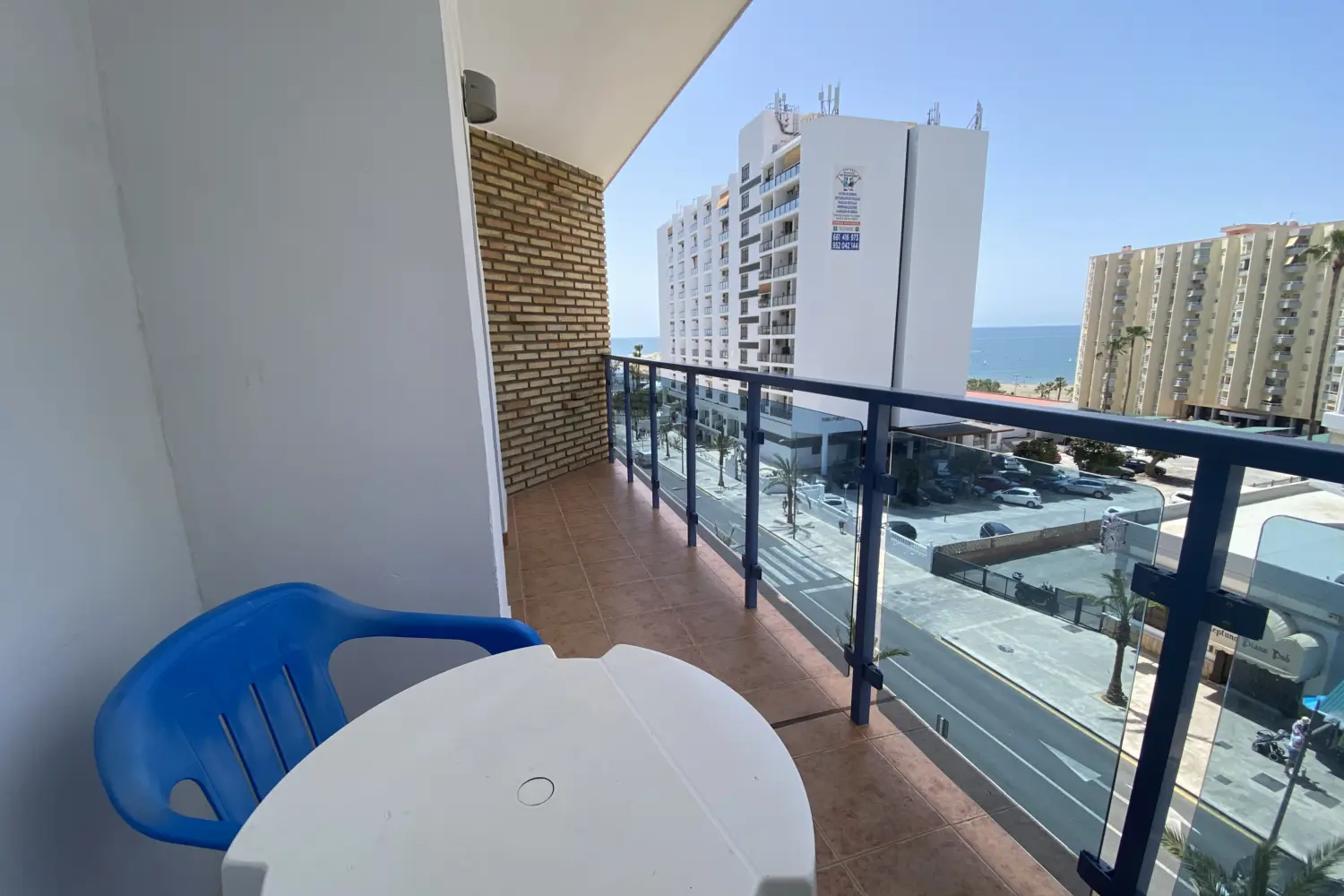 Le balcon d'un studio vue ville d'un hôtel sur la Costa del Sol